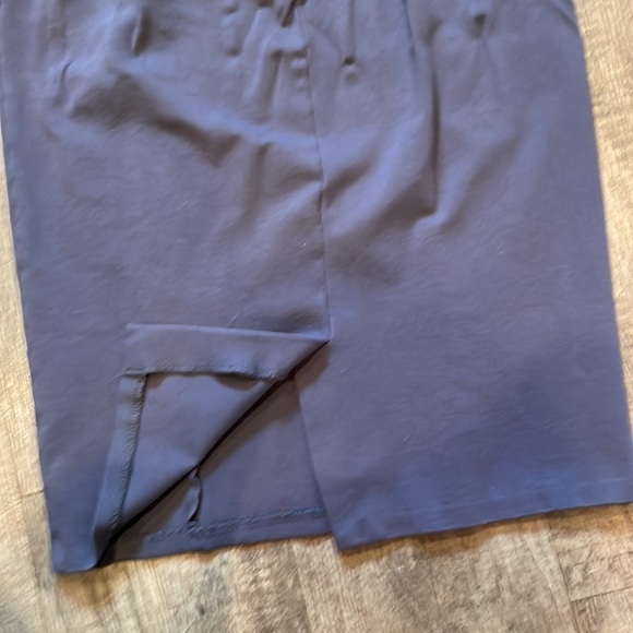 T Tahari Pull-On Pencil Skirt - Picture 4 of 8